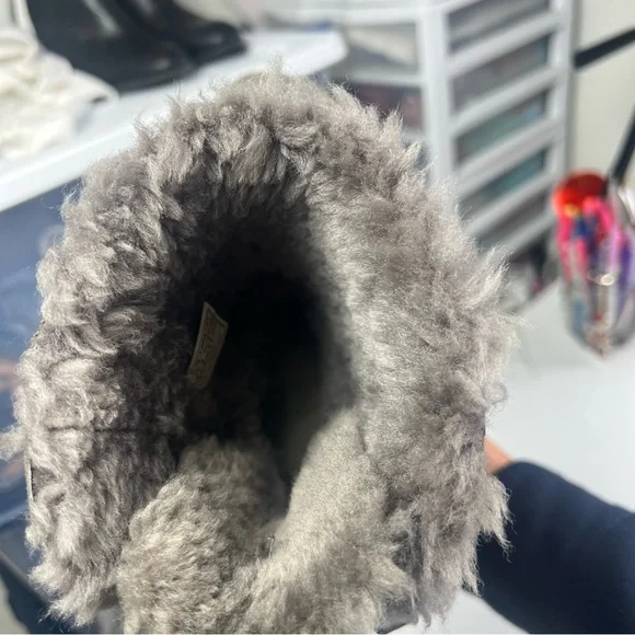 UGG Ugg Bailey Bow
Bling Flat Boot Sparkly Gray Boots Size 6 - Picture 13 of 15